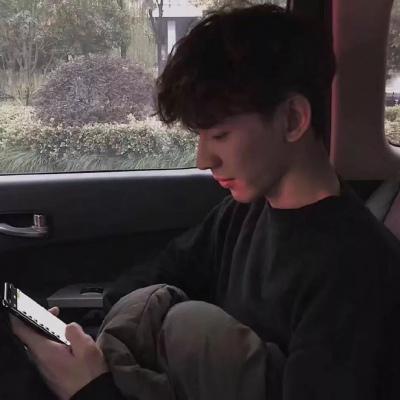 帅气霸气男生头像,男人其实很脆弱有的时候