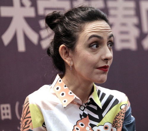 刘烨39岁妻子老得太吓人,皱纹赶上80岁奶奶,粉多得可怕