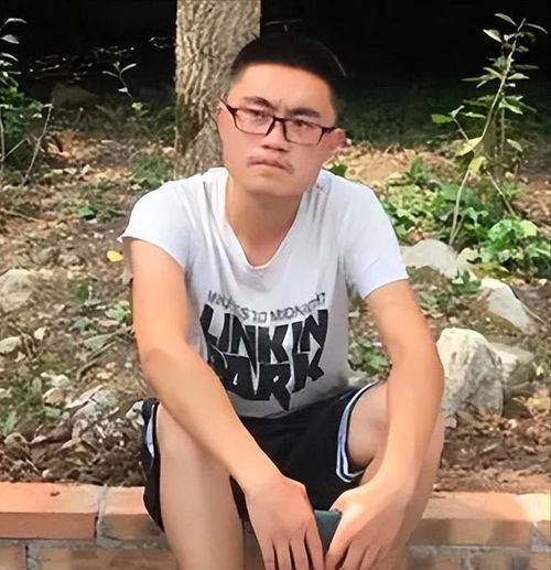 四川男孩高考前一天父亲病亡,将遗体火化后奔赴考场,成绩如何