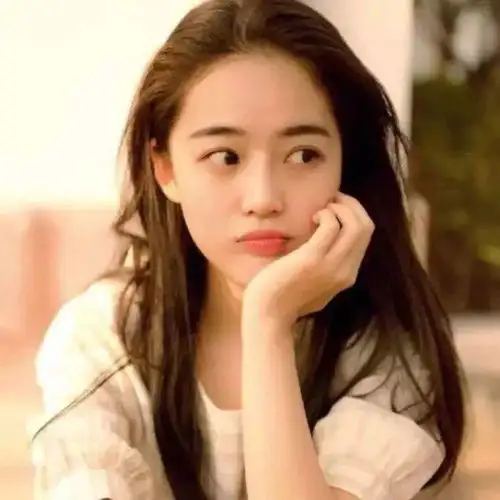 女生头像留不住的长发就剪掉吧
