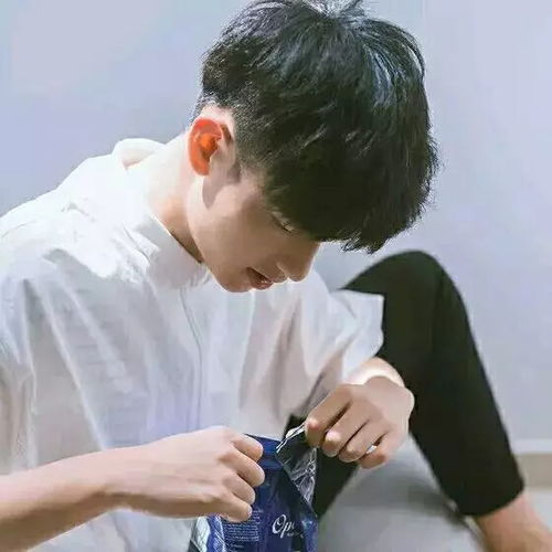 男生头像总有一些情深万水千山