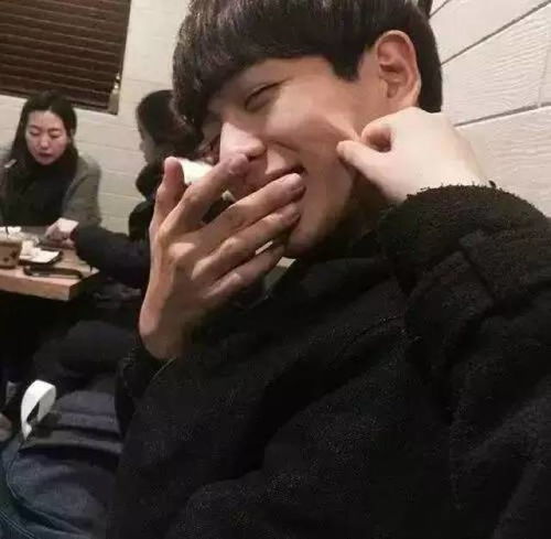 男生怎么自拍才好看教你七招秒变潮
