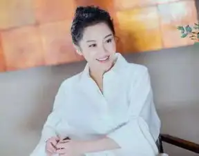 50多岁的女生头像酷似