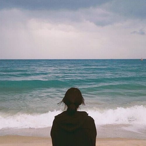 背影恋人心向海