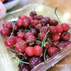 吸引女人的微信头像中年男车厘子