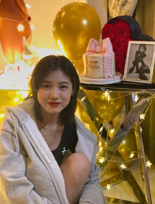 17岁的汪曼熙爸爸是汪峰,后妈是章子怡,被宠成内地名媛