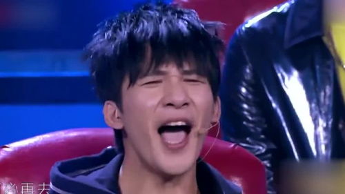 张伟小龙虾表情包女警