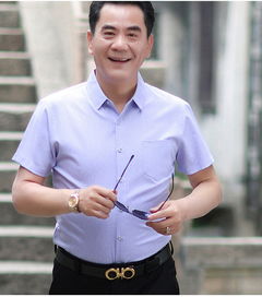 4050岁中年人男士休闲夏季薄款中老年格子衬衣爸爸装短袖衬衫男俏美
