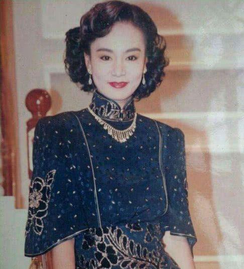泪眼影后一生如戏,遭男友背叛终生不孕,52岁时丈夫坠楼身亡