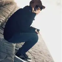 带帽侧身好看的qq头像
