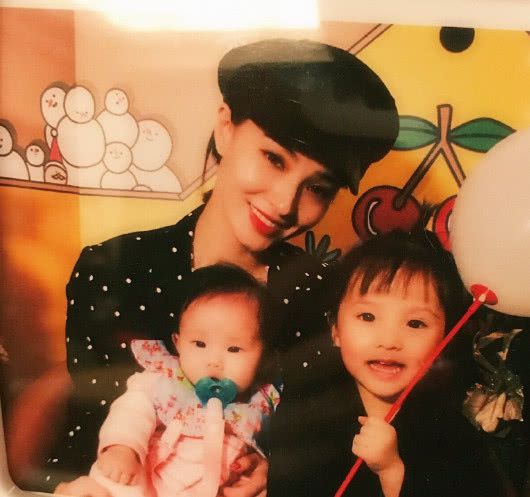 欧弟为女儿庆生,前妻现身状态好,唯一露脸照被打码处理被侃小气