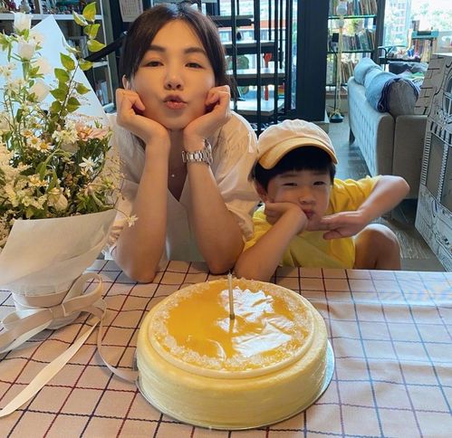 ella发生日照,she两位姐妹缺席意外了,更不敢信的是她40岁状态