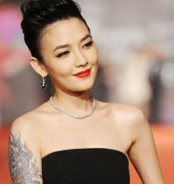 40岁范晓萱坚守不婚不育,个中隐情是她一生的秘密