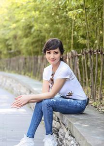 女人过了50岁也能减龄,学赵雅芝这么穿,时尚冻龄超有范