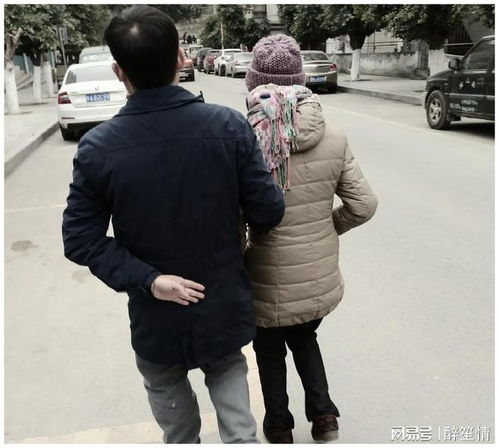 2017年,35岁男子因母亲阻拦至今未婚,每次带女友回家后就会分手