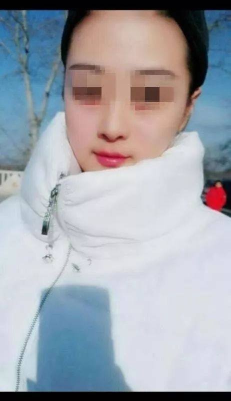 辣眼睛49岁大妈冒充90后军花与小伙儿网恋,曾因这种丑事被警方处理