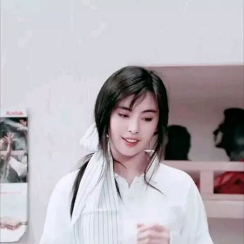 50岁邱淑贞和47岁袁咏仪美如画这才是香港女星颜值巅峰