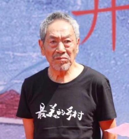 他二婚娶小37岁娇妻,69岁老来得女,今72岁近照老得认不出
