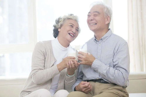人老了容易得骨质疏松中老年人如何对抗骨质疏松如何早发现