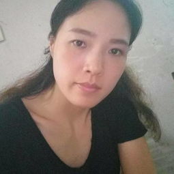 明天我们店晚上去吃饭,然后四十多岁的女同事,对二十多岁的男同事说明天你电瓶车带我,然后哪个男同事说