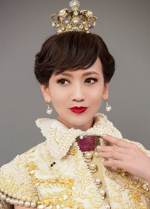 70岁赵雅芝科技美后宛如新生,吊带裙惊艳全场,脸蛋紧致无皱纹