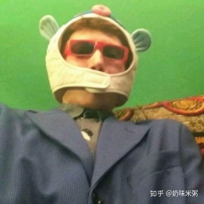 有没有穿着卫衣帽子戴着墨镜的沙雕头像