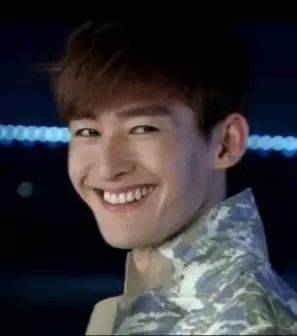 只要一大笑,颜值就垮掉的5位明星,刘亦菲女神形象全无