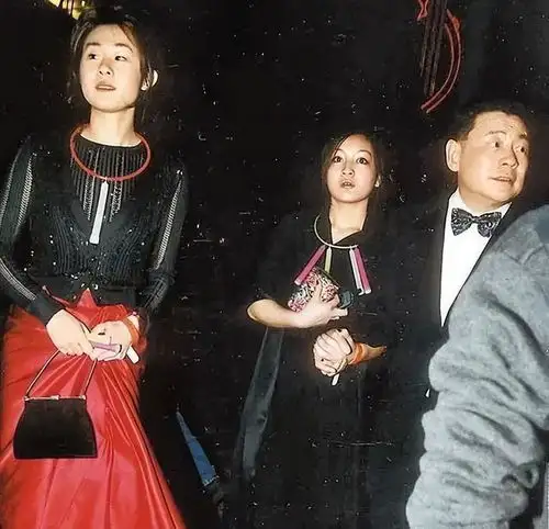 60多岁男人的微信头像婚姻