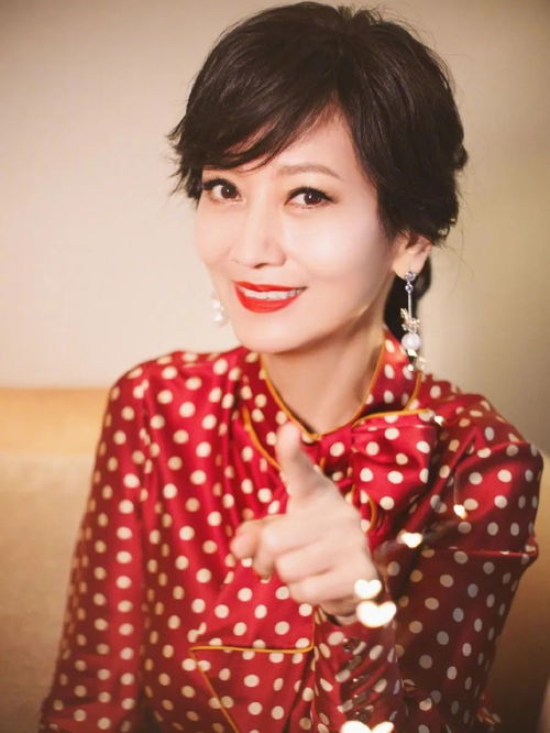 45岁周迅,60岁惠英红,67岁赵雅芝中年女人,照样美翻全场网易订阅