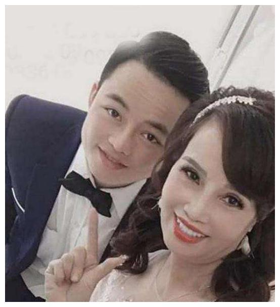 花15万整容成少女的63岁大妈,现在和27岁丈夫生活的咋样