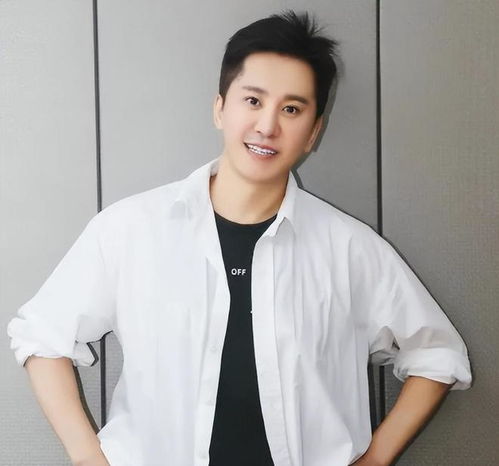 回顾8次登春晚却作死入狱,现已经54岁无人过问,老伙伴也不再联系