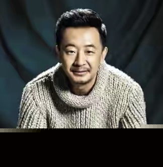 44岁黄海波沧桑不少,没了明星光环的他,也就一普通中年大叔
