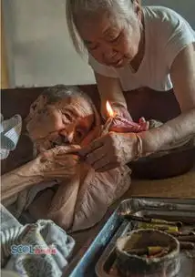成都百岁老人趣事103岁银行退休工每天数钱找感觉