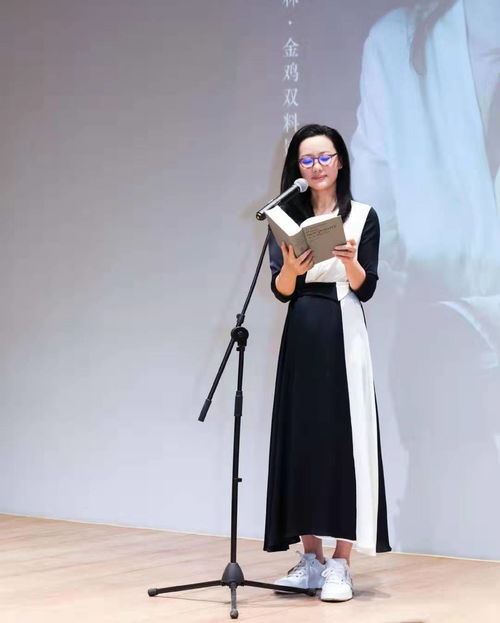 40岁就发胖的中年女人,夏季不想穿短裤,学咏梅徐静蕾穿搭就好