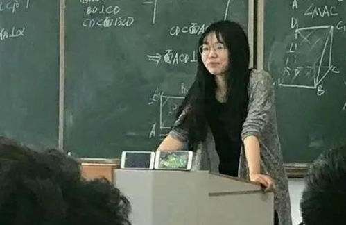 95后老师用表情包批改作业,获学生们一致好评,学习兴趣高涨