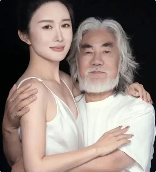 不得不说,看完张纪中妻子的生活,很少有女人不羡慕吧