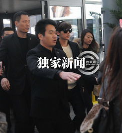 独家李易峰四大金刚护体现身粉丝紧追不放