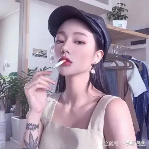 女生对你有这3种异常表现,说明她已经看上你了,赶紧官宣吧