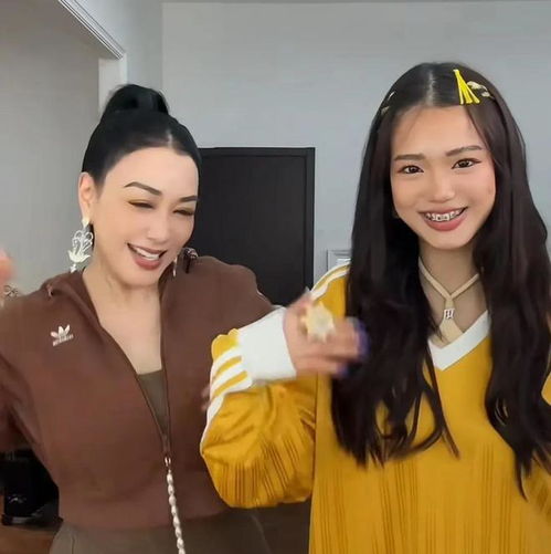 钟丽缇和二女儿跳舞,17岁张思捷戴牙箍,化欧美妆比妈妈更洋气