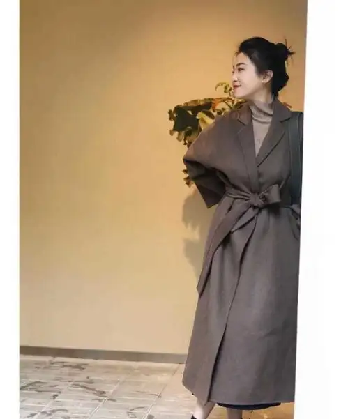 不出错的大地色大衣,随便搭配都高级洋气,轻松打造气质美