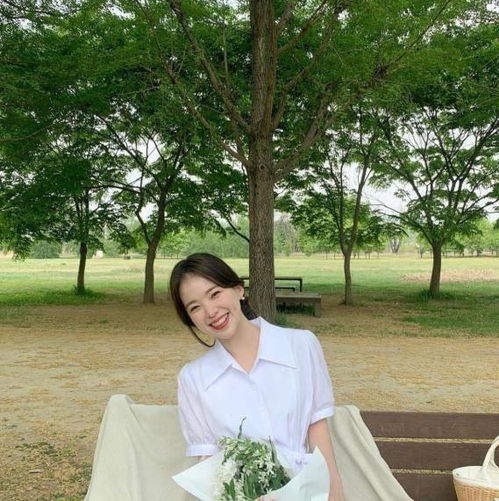 扔掉你的碎花裙今夏流行这3种裙子,40岁女人穿更时髦减龄