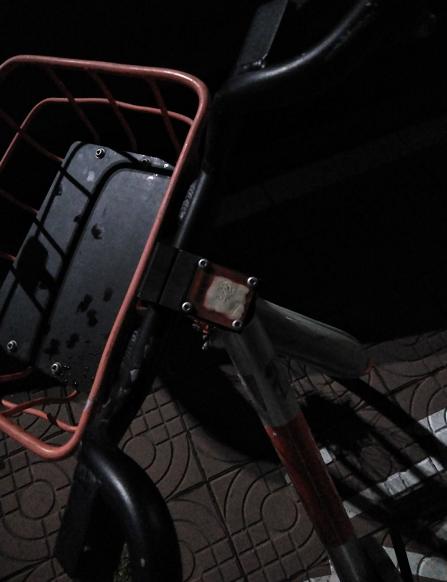 看到一辆共享单车上了锁,结果我