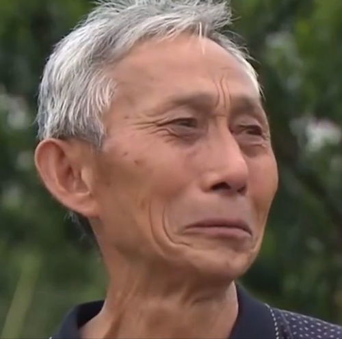 100万拆迁款全给儿子,72岁老汉当街下跪,逼女儿拿钱救患癌老伴