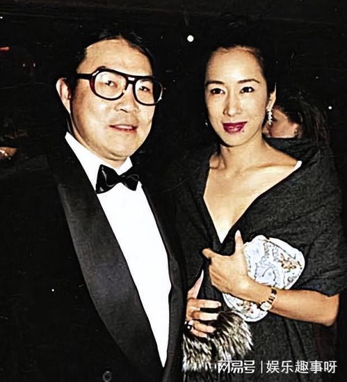罗康瑞60岁迎娶50岁朱玲玲,何晶洁为她人作嫁衣30年,甘心吗