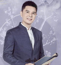 前央视主播晒近照,40岁文质彬彬如王子,网友央视帅哥也太多了