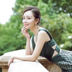 她常年和丈夫分居两地,却因为当了杨幂的后妈被骂上热搜