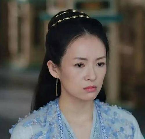 40岁演15岁,前有刘涛章子怡,后有谭松韵,美颜可装嫩