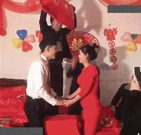 第一次结婚,没什么经验,让大家见笑了哈哈哈哈哈哈哈