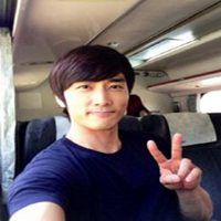 男生自拍照片同一个人帅气图片微信头像图片大全