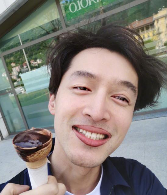 明星的自黑照片刘宇宁撞脸张新成,李现成瓜娃子,鹿晗鬼脸